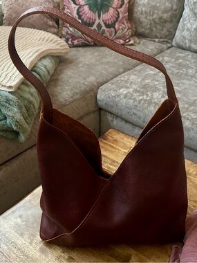 Portland Leather Goods | Naomi Shoulder Bag | Oversized | Nutmeg